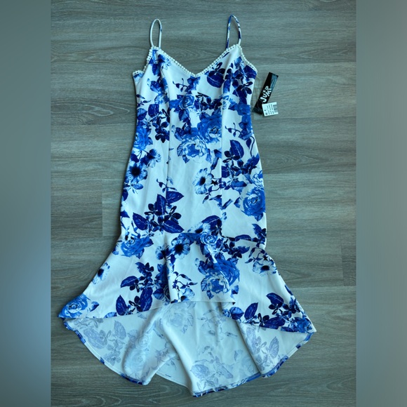 NWT. Size M. JUMP Juniors' Flounce high-Low Floral Print Sheath Dress - Picture 3 of 6